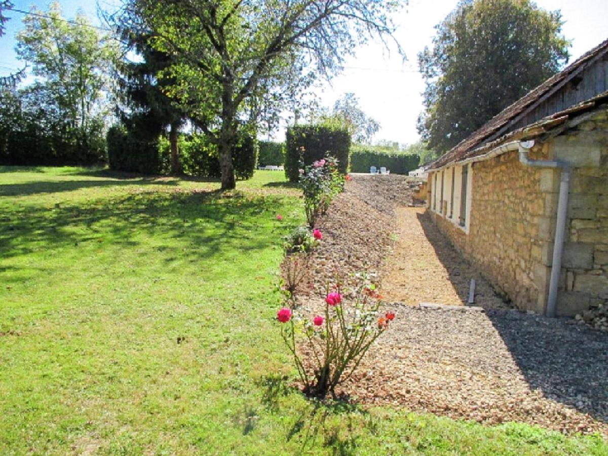 Charming Gite With Pool In Vezac Beynac-et-Cazenac Bagian luar foto