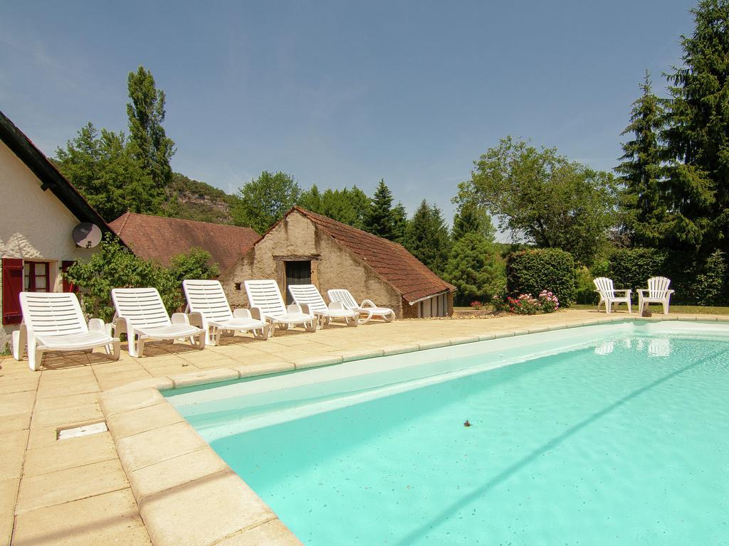 Charming Gite With Pool In Vezac Beynac-et-Cazenac Bagian luar foto
