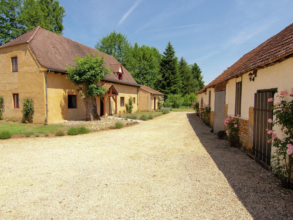 Charming Gite With Pool In Vezac Beynac-et-Cazenac Bagian luar foto